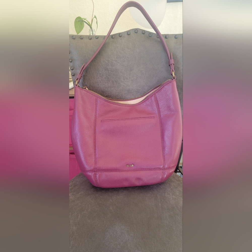 The Sak Sequoia leather hobo bag in Mullberry/Cranberry color